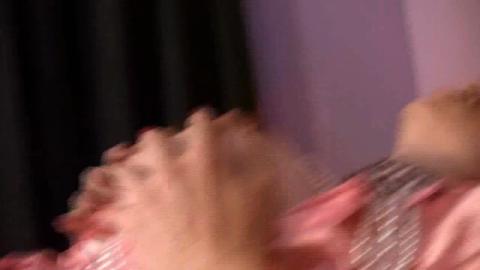 7606